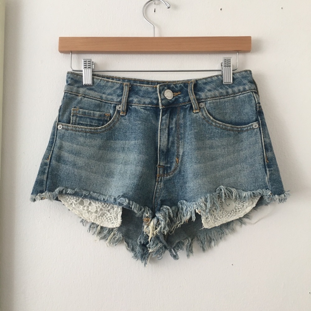 Kendall & Kylie Jean Shorts Size 3